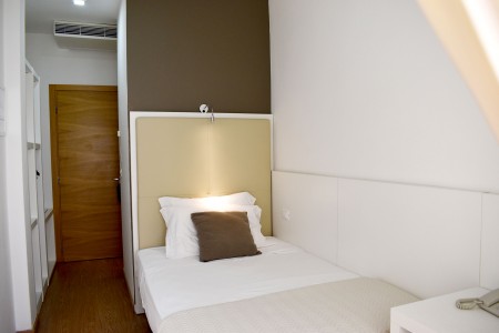 Single rooms with French bed