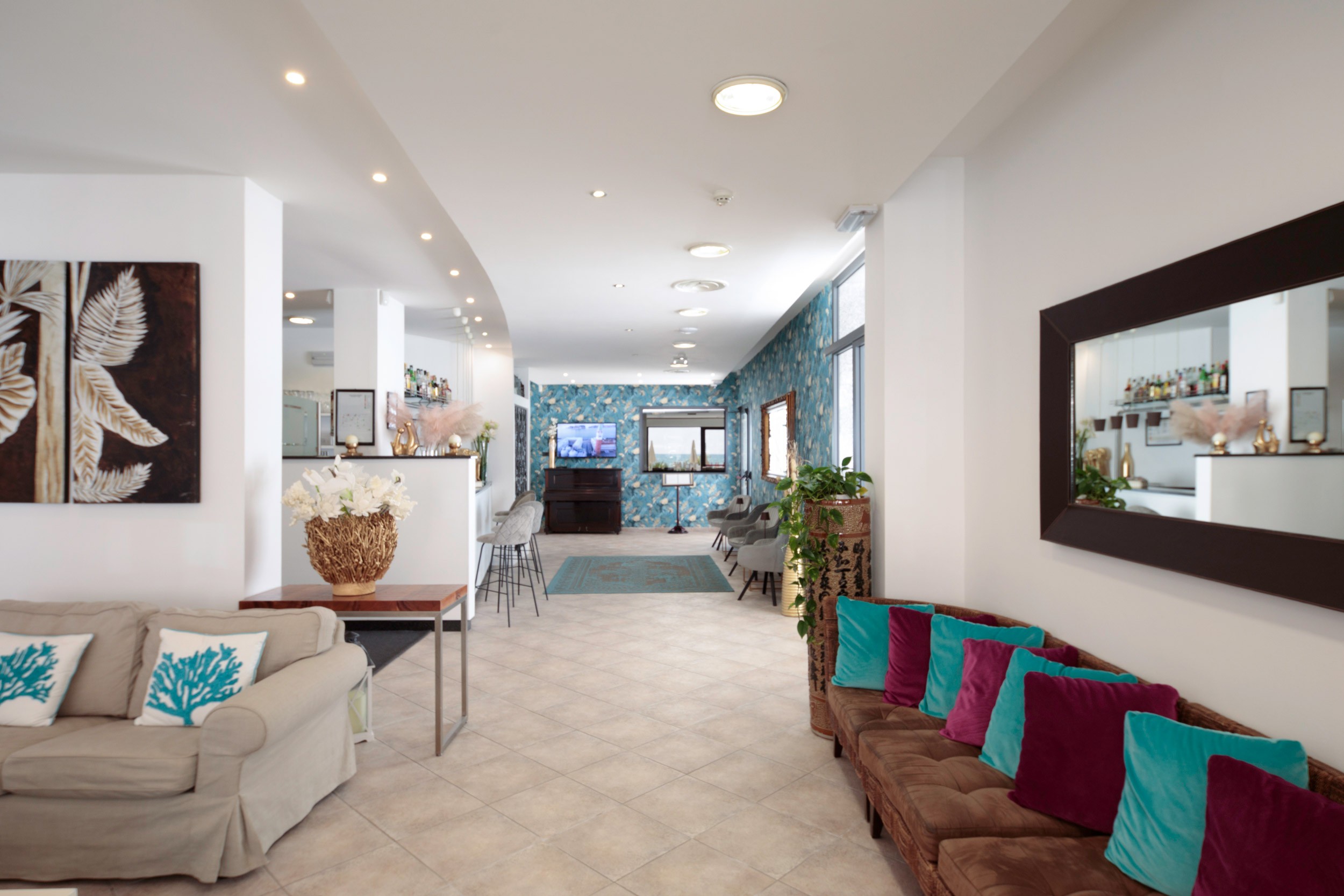 Hall Hotel 